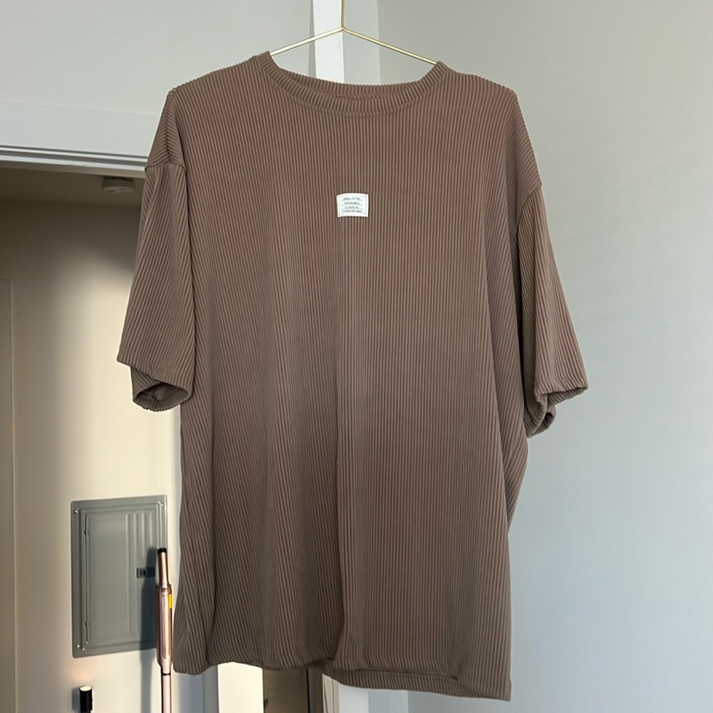Oversized tee